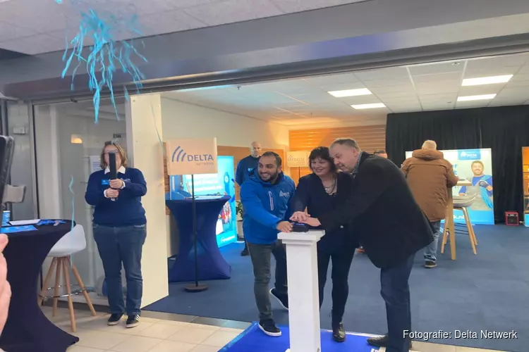 Lucas en Gea openen officieel het Glasvezel Informatiepunt in Pekela