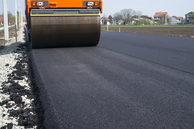 Vernieuwd knooppunt Blauwe Roos in Winschoten geopend