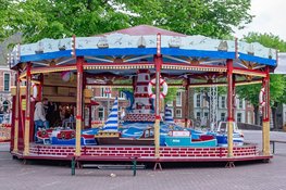 Nostalgische bootjesmolen keert terug naar thuishaven Grote Markt