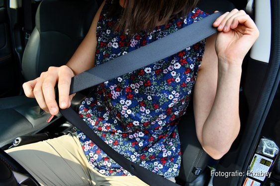 Verkeerd dragen van de gordel: meer dan duizend boetes in Groningen