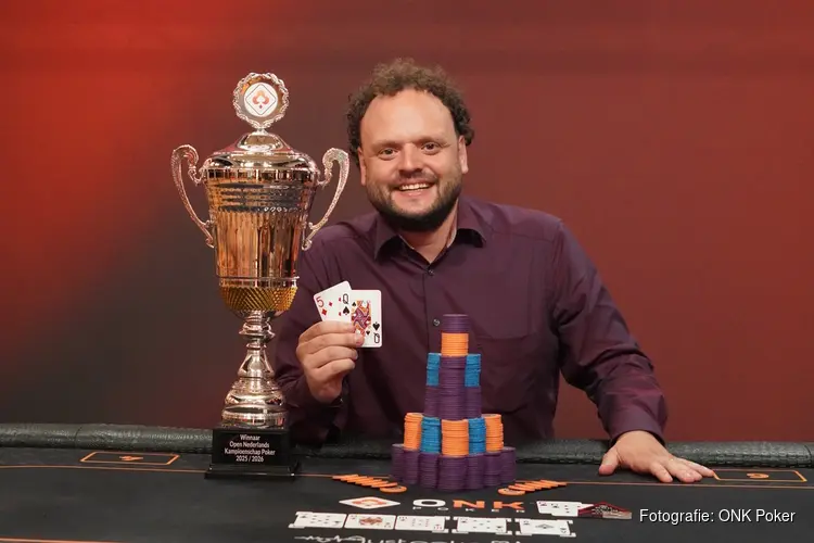 Julian Hazelhof uit Oude Pekela gekroond tot Nederlands kampioen poker